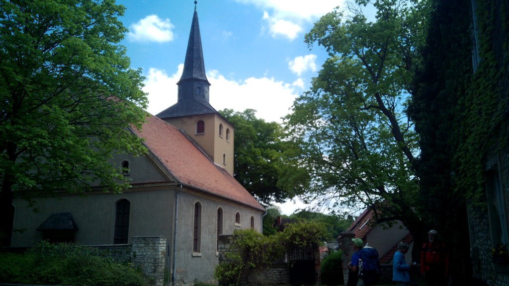 Una foto del grupo al lado de la iglesia.Eckartsberga