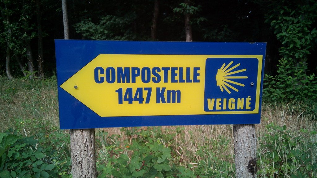 A Santiago de Compostela, solo mil cuatrocientos cuarente y siete kilómetros A Santiago de Compostela, solo mil cuatrocientos cuarente y siete kilómetros