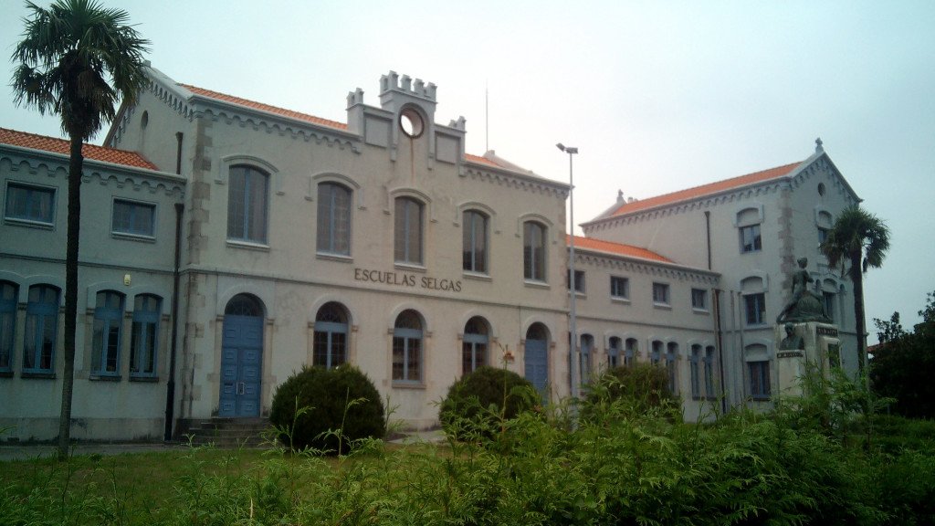 Escuelas Selgas, actualmente el Instituto de Cudillero