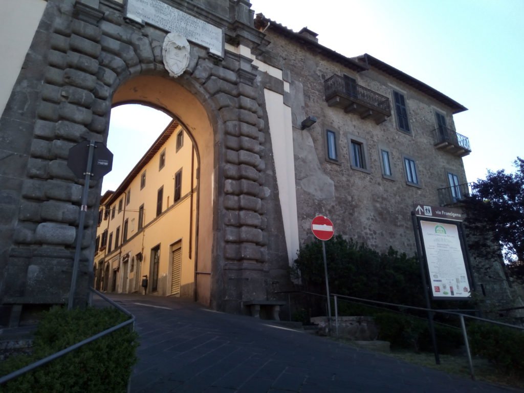 Puerta de entrada a Montefiascone