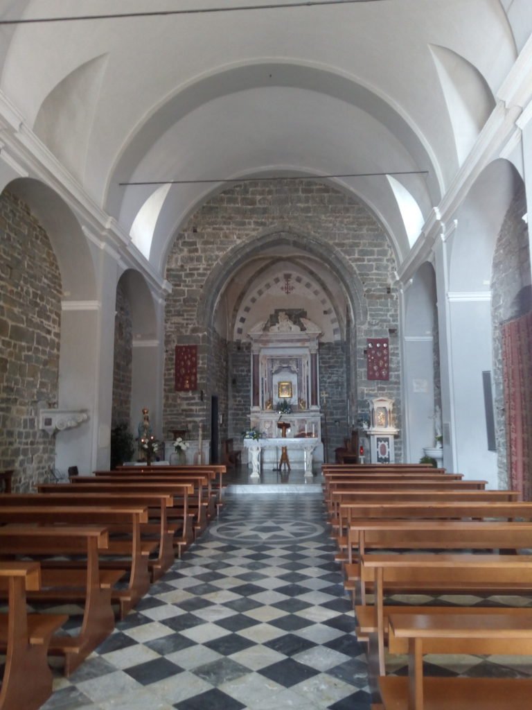 Interior de la iglesia de Nuestra Señora de la Salud. Volastra