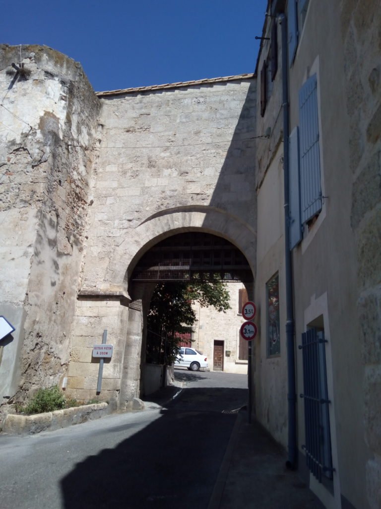 Puerta del Siglo XII