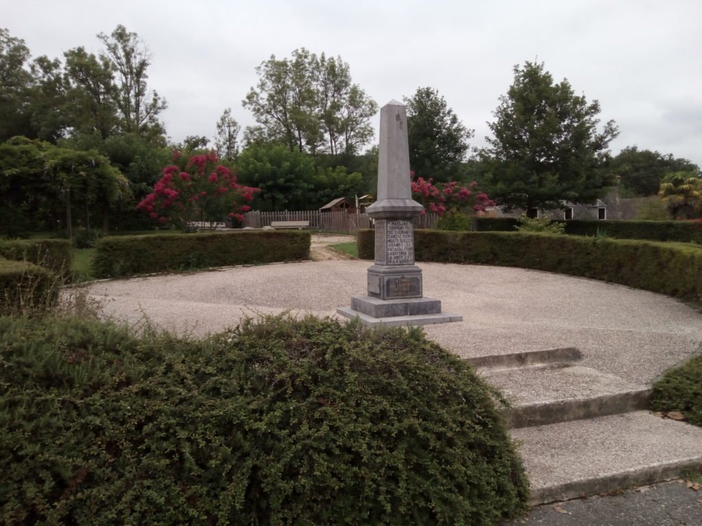 Monumento a los caídos. Anoye