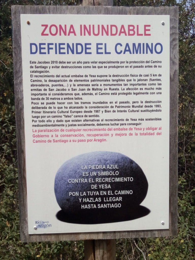 Se coloca la primera “piedra azul” para la defensa del Camino de Santiago a su paso por Yesa