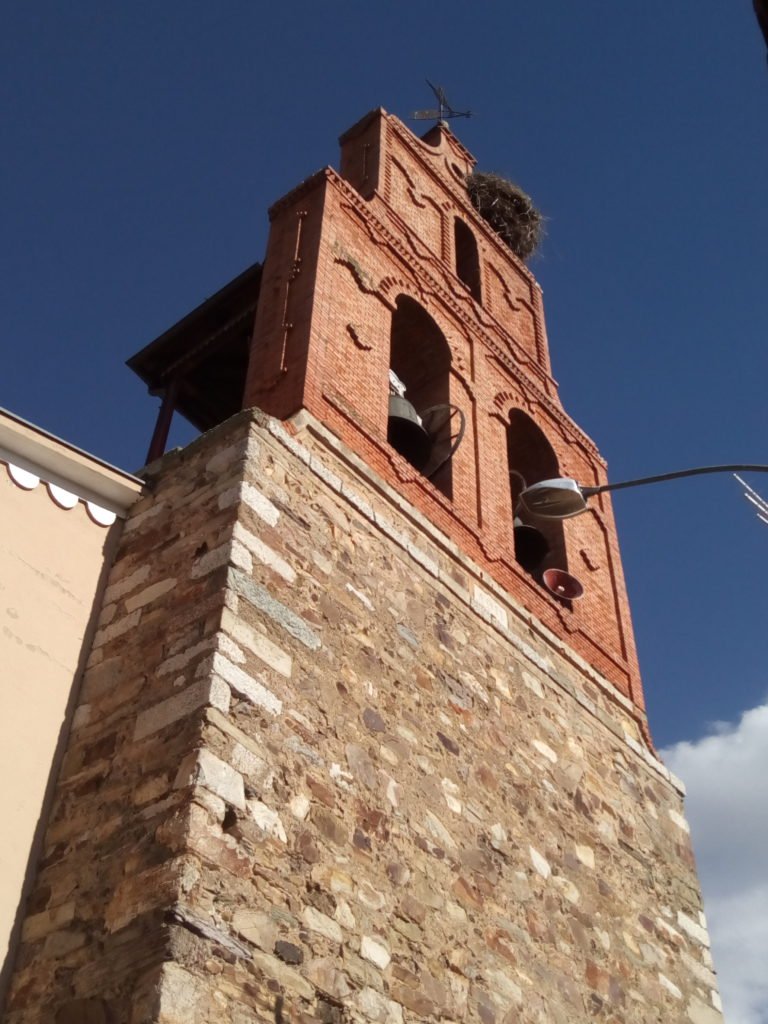 Espadaña de la iglesia de San Martín del Camino