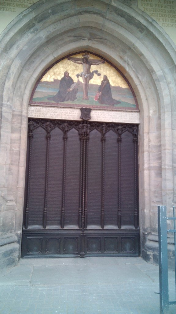 La puerta con las Tesis grabadas. Wittenberg