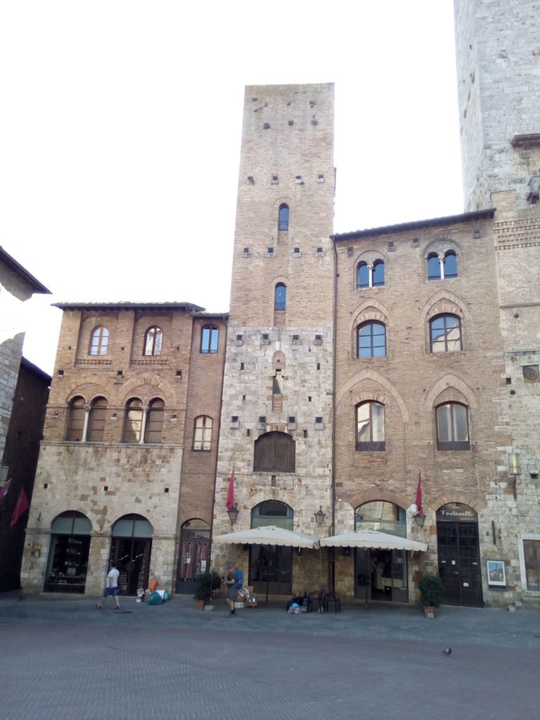 Plaza de San Gimignano
