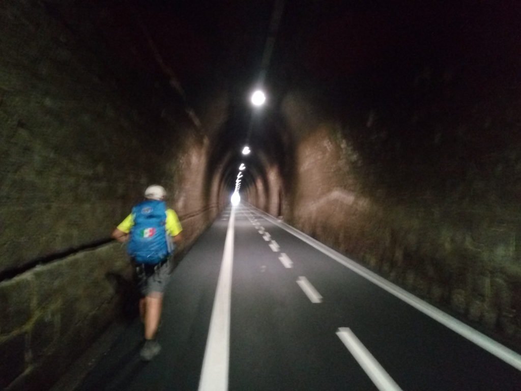 Por el túnel Ciclabile 