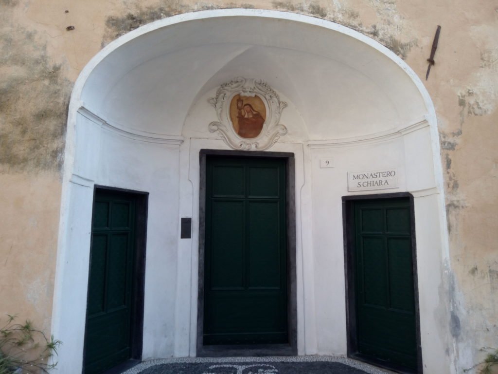 La puerta del Monasterio de Santa Clara