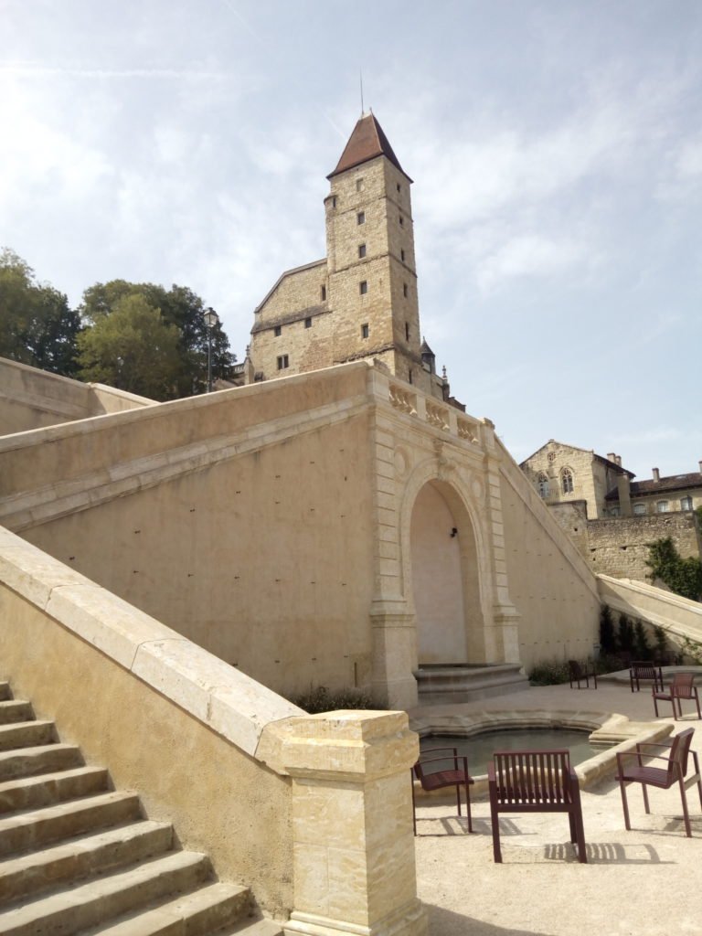 Nuevo tesoro de la catedral de Sainte-Marie e inicio de la gran escalinata