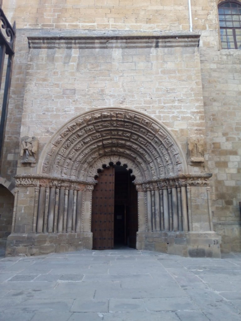 Iglesia de Santiago, Puente la Reina